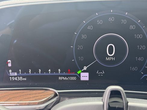 Used 2024 Cadillac Escalade Sport Platinum w/ LPO, ONYX Package image 27