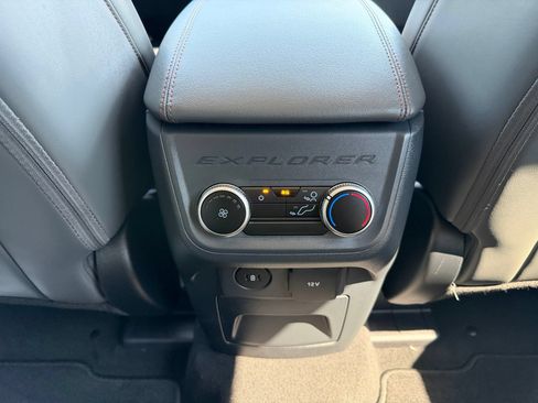 Used 2026 Ford Explorer Active w/ Active Comfort Package AWD/4WD image 28