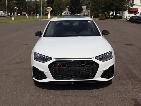 Used 2024 Audi S4 Premium Plus w/ Premium Plus Package image 2