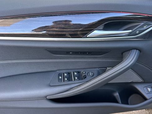 Used 2023 BMW 530e w/ M Sport Package image 10