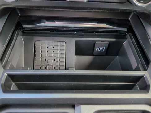 New 2026 Ford F450 Platinum w/ FX4 Off-Road Package image 34