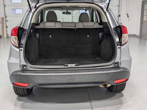 Used 2019 Honda HR-V LX image 31
