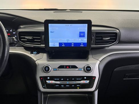 Used 2021 Ford Explorer XLT w/ Equipment Group 202A image 19