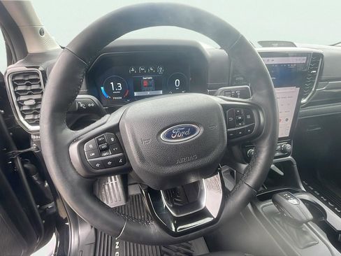 Used 2024 Ford Ranger Lariat w/ Advanced Towing Package image 14