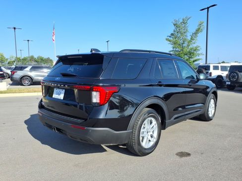 New 2026 Ford Explorer Active RWD image 3