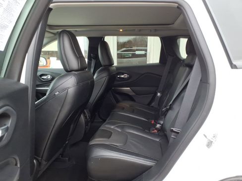 Used 2022 Jeep Cherokee Limited image 9