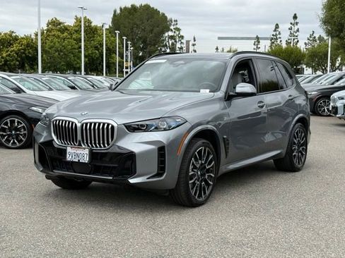 Used 2026 BMW X5 sDrive40i w/ M Sport Package RWD image 2