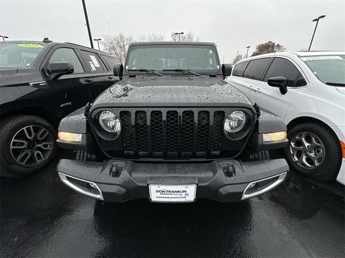 Used 2023 Jeep Gladiator Sport image 25