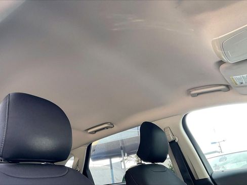 Used 2016 Ford Edge SE image 22