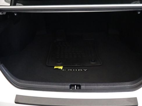 Used 2021 Toyota Camry SE w/ Carpet Mat Package (TMS) FWD image 34