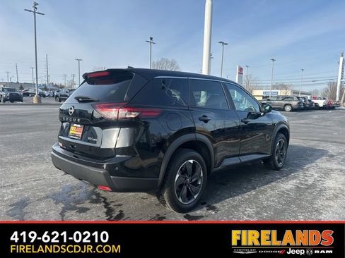 Used 2024 Nissan Rogue SV image 15