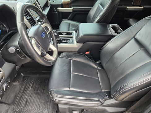 Used 2019 Ford F150 Lariat w/ Equipment Group 502A Luxury image 9