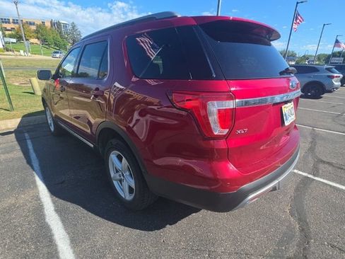 Used 2017 Ford Explorer XLT w/ Equipment Group 202A AWD/4WD image 5
