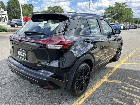 Used 2024 Nissan Kicks SR w/ SR Premium Package image 8