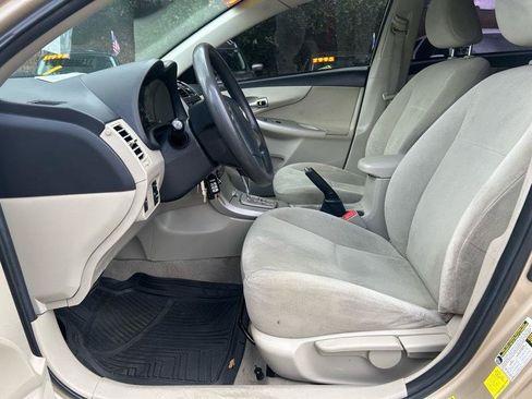 Used 2012 Toyota Corolla LE FWD image 6