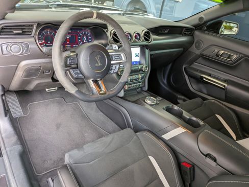 Certified 2022 Ford Mustang Shelby GT500 w/ Technology Package RWD image 18