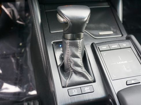 Used 2021 Lexus ES 300h w/ Premium Package image 11