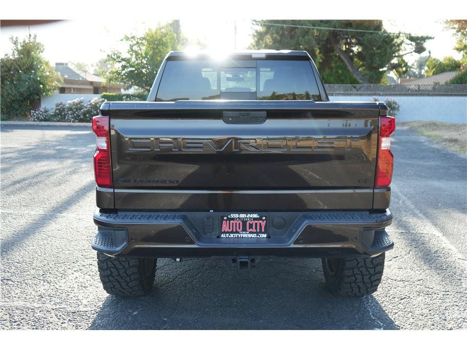 Used 2019 Chevrolet Silverado 1500 LT w/ Convenience Package AWD/4WD image 4