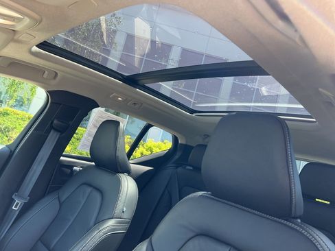 Certified 2023 Volvo XC40 B5 Plus w/ Protection Package Premier image 16