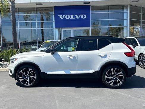 Used 2020 Volvo XC40 T5 R-Design AWD/4WD image 2