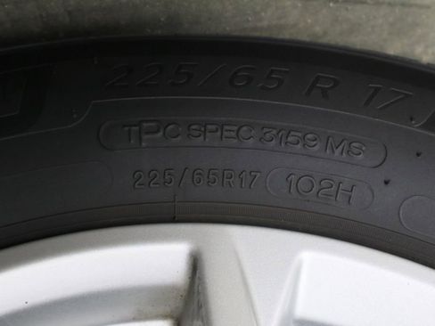 Used 2023 Chevrolet Equinox LT image 38