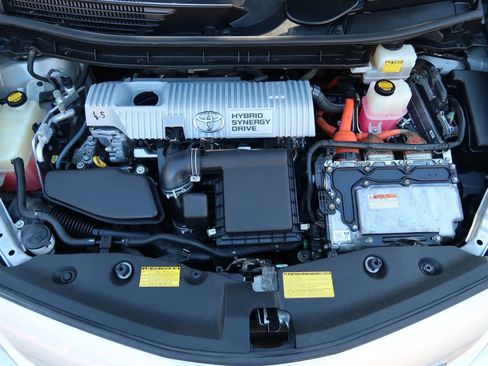 Used 2012 Toyota Prius V Two image 26