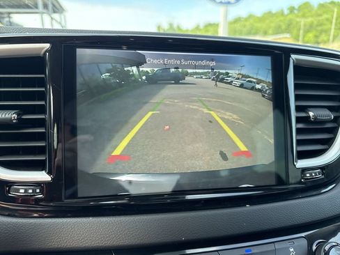 Used 2022 Chrysler Pacifica Touring-L FWD image 14