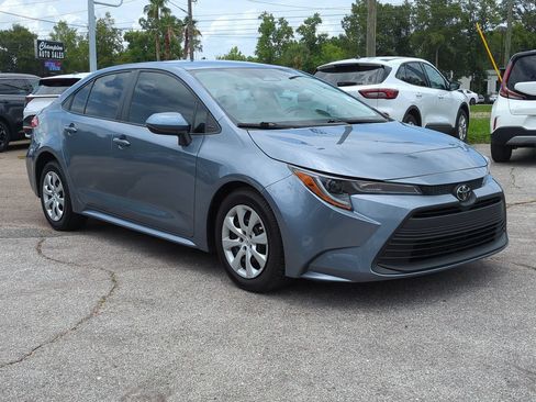 Used 2023 Toyota Corolla LE FWD image 3