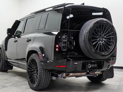 Used 2022 Land Rover Defender 110 X-Dynamic HSE AWD/4WD image 11