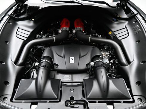 Used 2016 Ferrari California T image 6