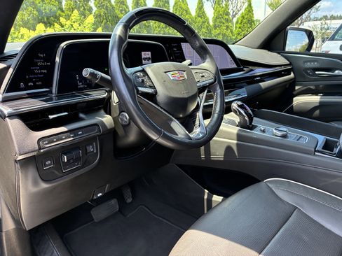 Used 2023 Cadillac Escalade Sport AWD/4WD image 25