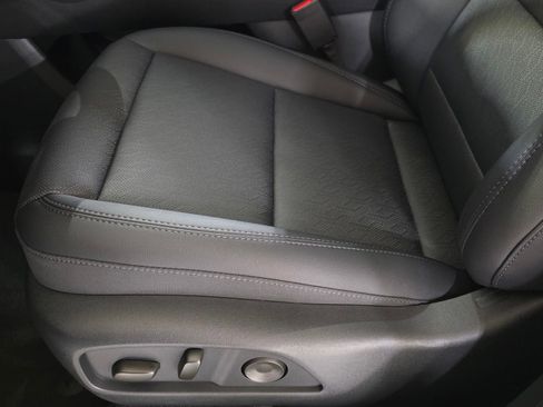 New 2026 Chevrolet Equinox LT w/ Convenience Package II AWD/4WD image 23