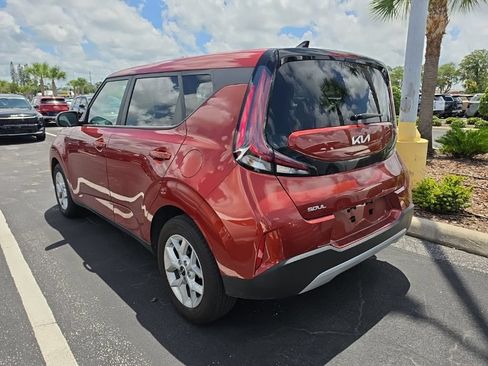 Certified 2023 Kia Soul LX w/ LX Technology Package FWD image 12