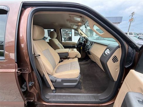 Used 2012 Ford F350 XLT w/ Snow Plow Prep Pkg AWD/4WD image 30