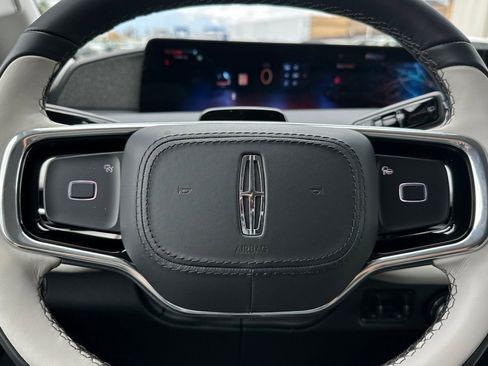 New 2026 Lincoln Navigator Reserve AWD/4WD image 24