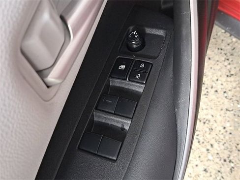 Used 2021 Toyota Corolla SE image 22