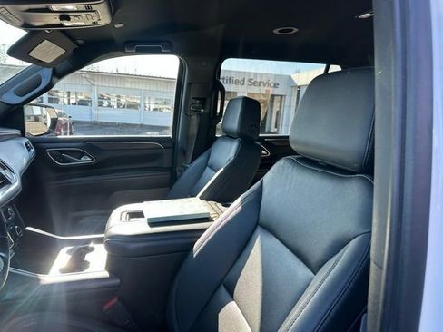 Used 2023 Chevrolet Suburban LT image 26