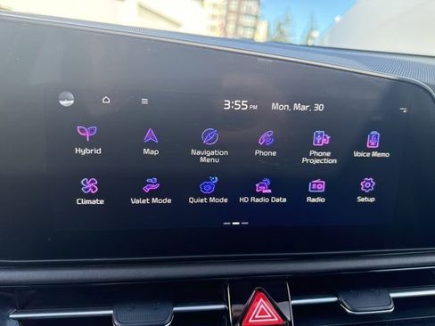 Certified 2023 Kia Niro SX Touring image 24