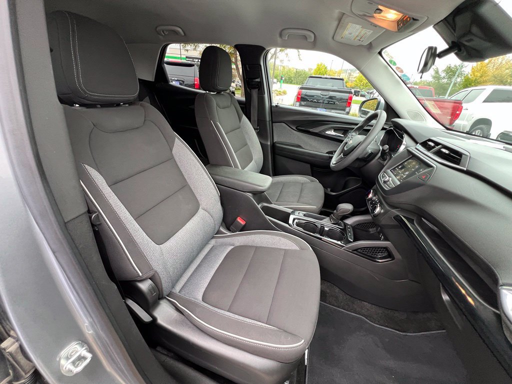 Used 2023 Chevrolet TrailBlazer LT FWD image 27
