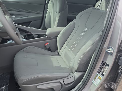 Used 2024 Hyundai Elantra SEL w/ Convenience Package FWD image 14