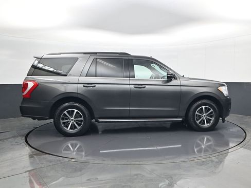 Used 2020 Ford Expedition XLT w/ Equipment Group 202A AWD/4WD image 4