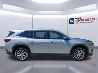 Used 2025 Buick Enclave Preferred FWD video 3