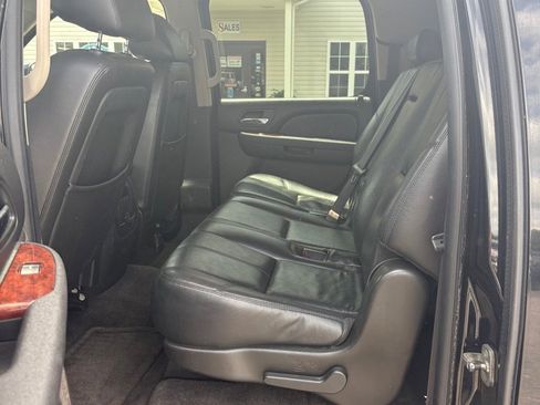 Used 2010 Chevrolet Suburban LT AWD/4WD image 10