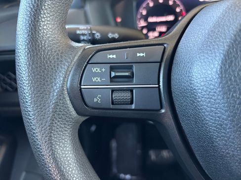 Used 2023 Honda Accord EX image 10