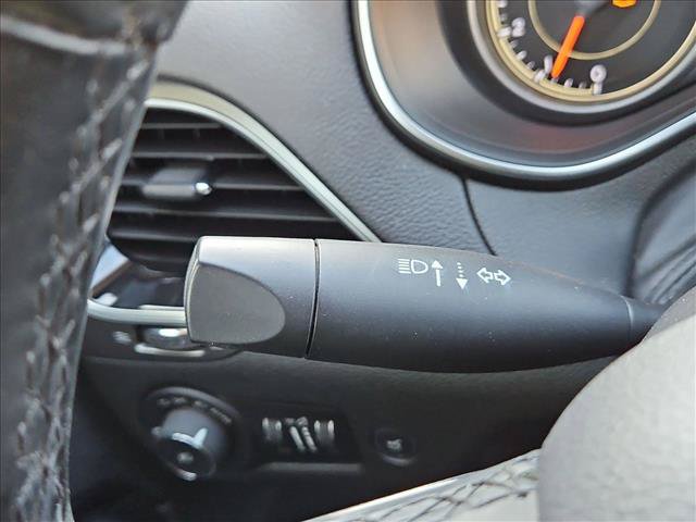 Used 2019 Jeep Cherokee Limited w/ Luxury Group AWD/4WD image 25
