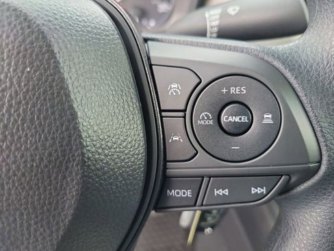 Used 2025 Toyota Corolla LE image 24