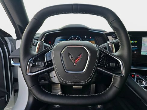 Used 2025 Chevrolet Corvette Stingray Preferred Conv w/ Z51 Performance Package RWD image 17