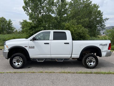 Used 2018 RAM 2500 Tradesman w/ Chrome Appearance Group image 3