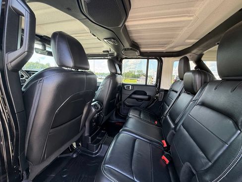 Used 2018 Jeep Wrangler Unlimited Sahara w/ Dual Top Group AWD/4WD image 19