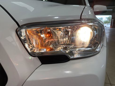 Used 2022 Toyota Tacoma SR image 11